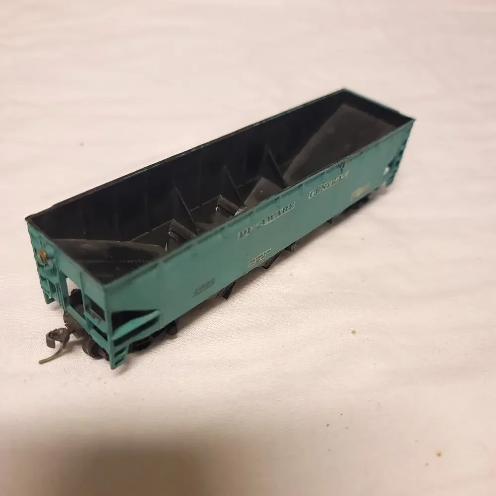 Vintage HO Scale Train Set Rocky Mountain Pennsylvania Delaware Central Cars